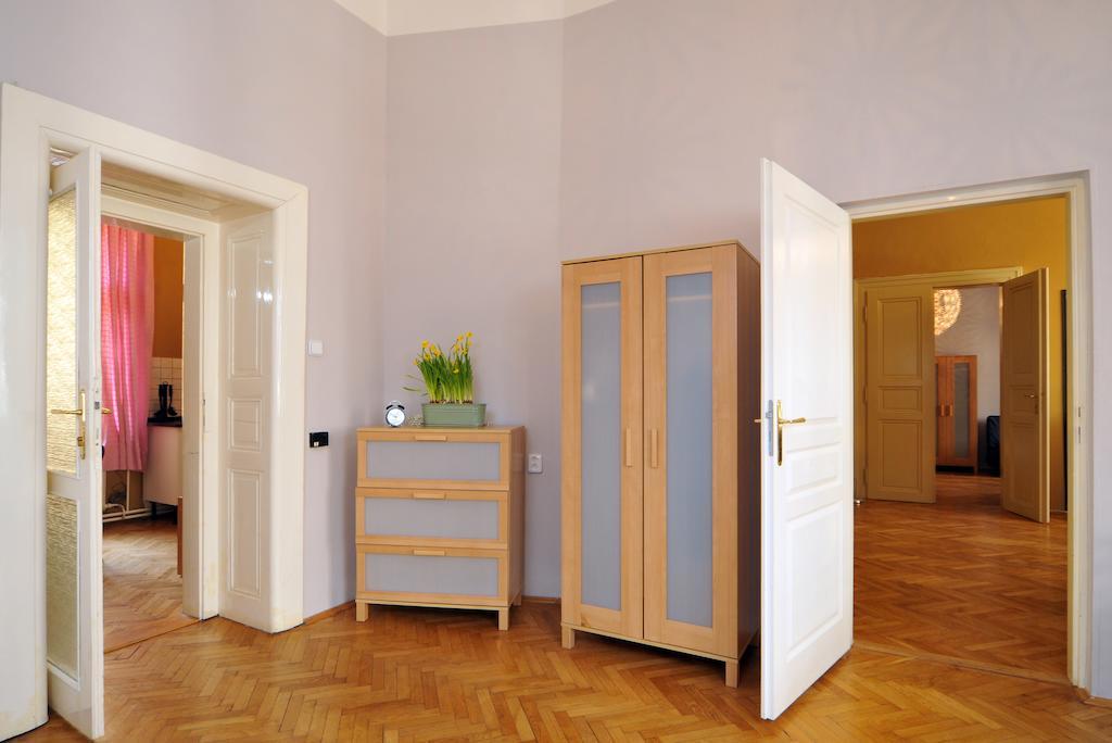 Dlouha 2Ab Apartment Praha Bagian luar foto